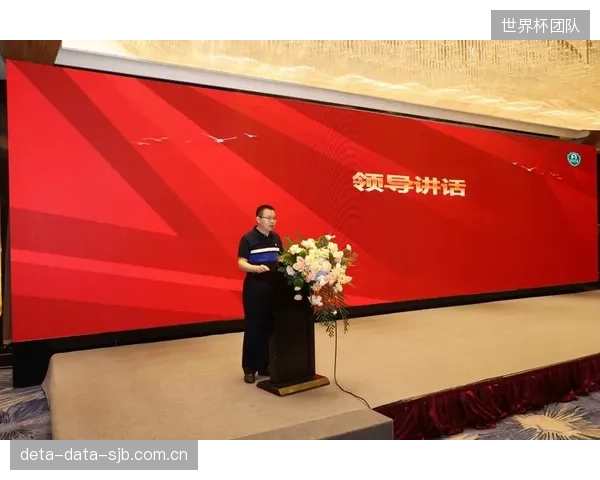海多斯公开表示成功需依靠集体,这番表态有助于进一步团结全队将士。 海多斯公开表示成功需依靠集体,这番表态有助于进一步团结全队将士。